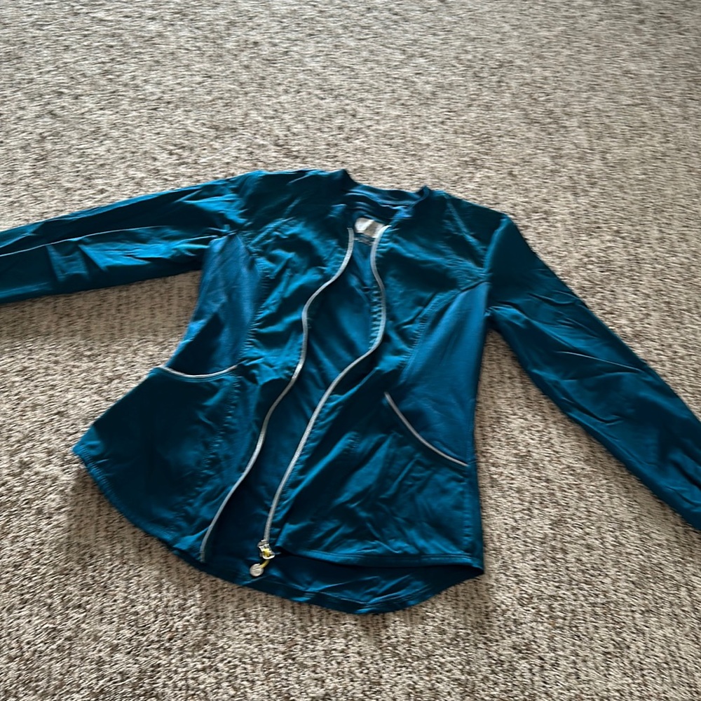 Medical scrubs jacket